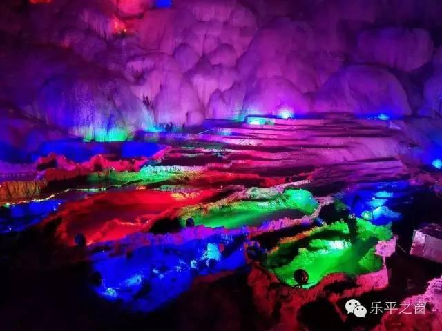 救援矮小的女孩