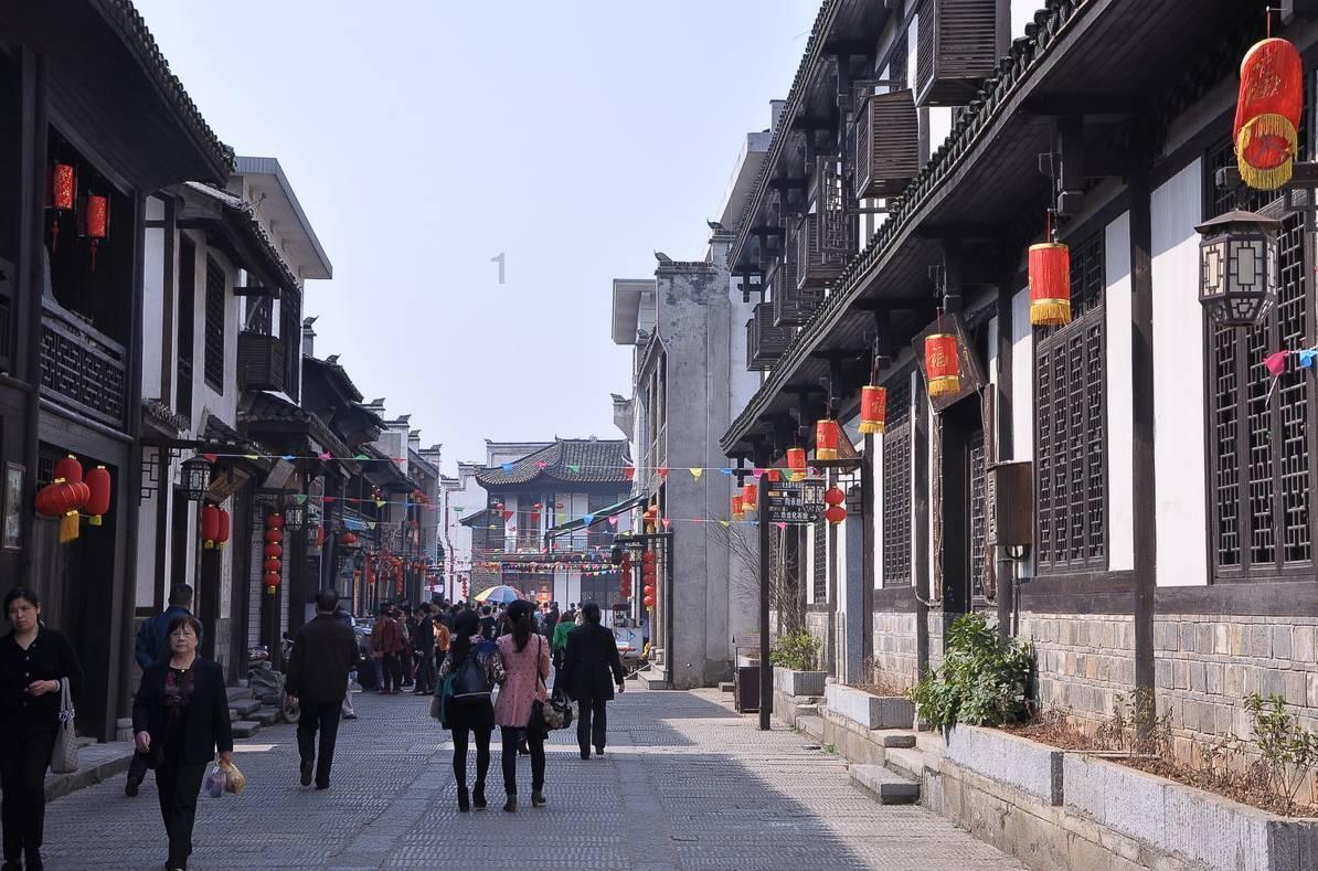 新加坡去年吸引外资95亿美元,较2022年减少近一半